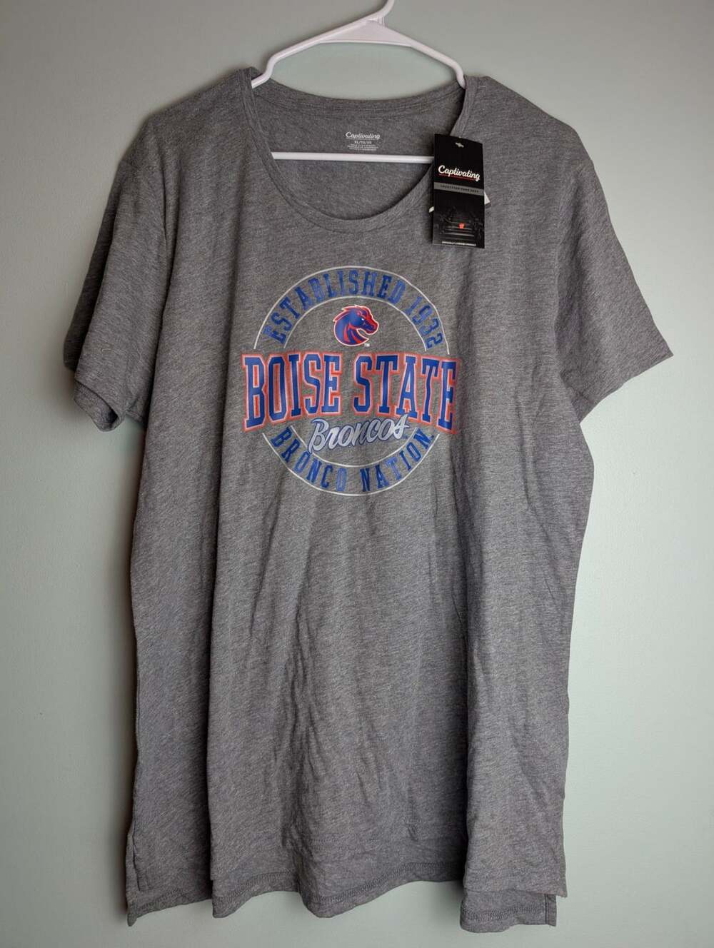 Collegiate Vintagesports Captivating Boise State University Broncos Graphic T-Sh